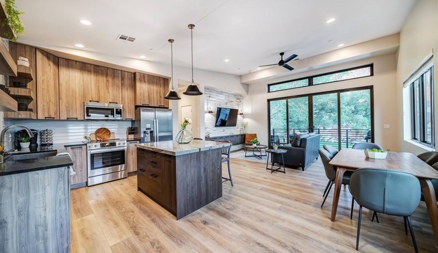 LaFave-Luxury Villa at Zion: Mystery Falls