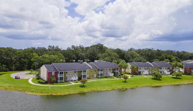 Lake Front - Corner Unit - 2 Bedroom 2 Bath in Brandon