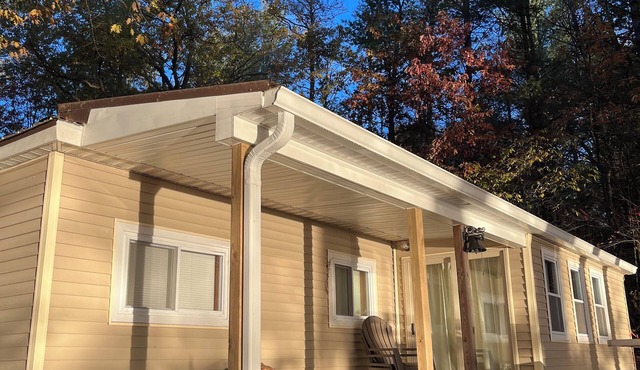 Lakefront Cozy Rustic 3 bedroom cottage on Big Wolf Lake in Lewiston
