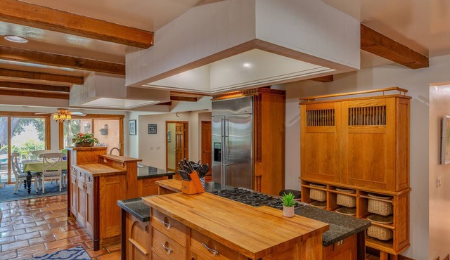 Lakefront Sunsets & Designer Interiors in Keystone Heights