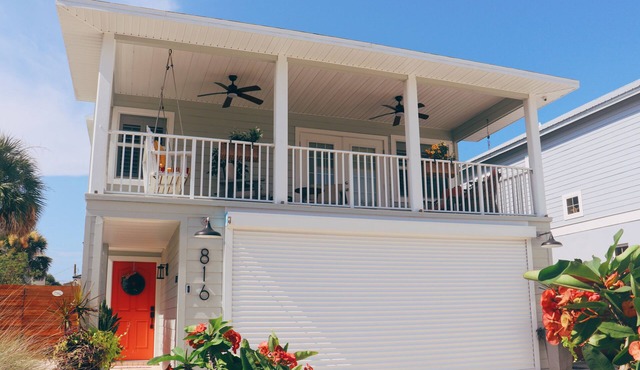 LaLa`s Beach Getaway - Spacious 5-bedroom house in charming New Smyrna Beach in New Smyrna Beach