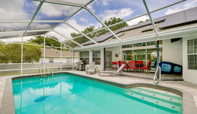 Lanai & Grill: Sunny Home Near Rainbow Springs!