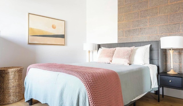 Landing | Incredible 2BD, Clubhouse