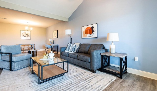 Landing | Incredible 2BD, Pool, Clubhouse