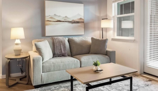 Landing | Stunning 2BD, Pool, Gym