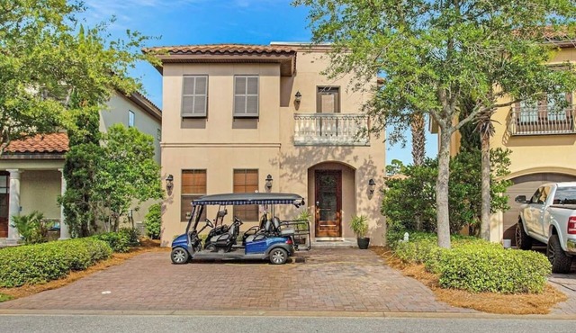 Large 5-BR in golf and beach resort - 2 golf carts