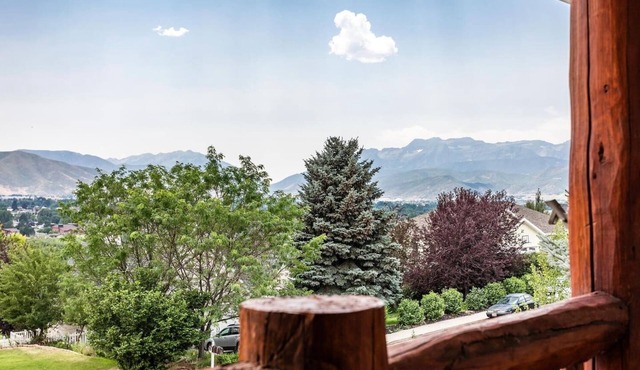 Lodge Sleeps 16 · Hot Tub · Mtn Views