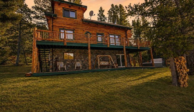 Log Cabin Hot Tub + Views Near Breck Near Quandary | Blue River Hideaway