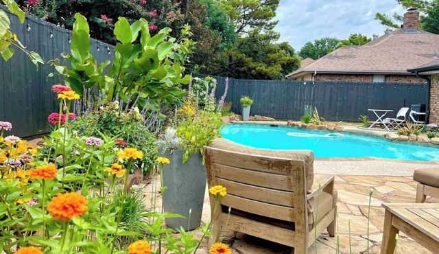 Luxe 4BR w/Heated Pool + Hot Tub | Walk to Lake in Grapevine