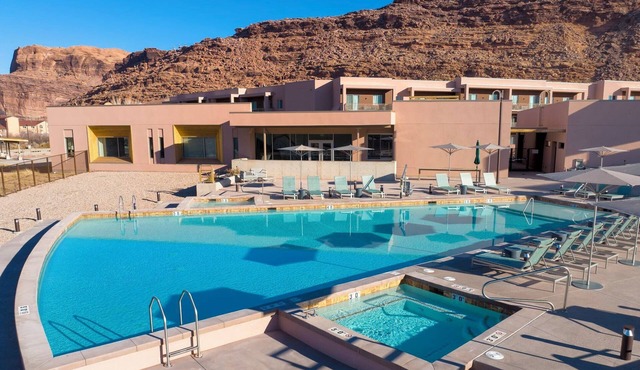Luxury Desert Retreat a Thrill Seekers Dream!
