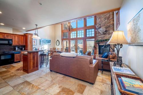 Luxury Elkpoint 1-True Ski-In Ski-Out Family Villa in Durango