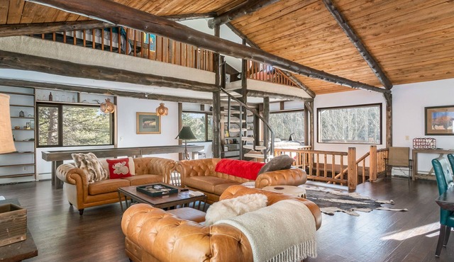 Luxury Mountain Retreat Near Estes Park Stunning Views, Perfect Family Getaway