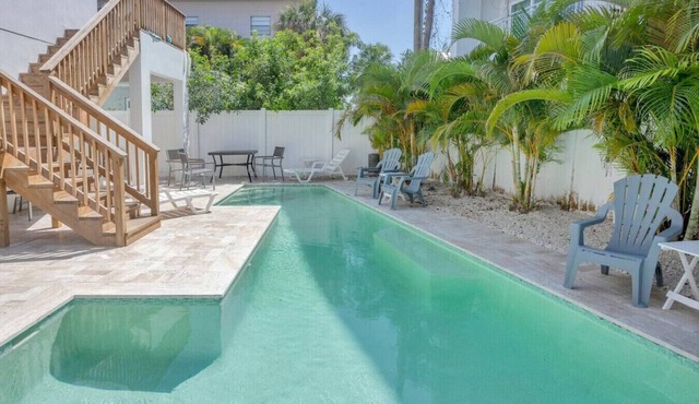 Luxury Pool Home/Golf Cart in Madeira Beach