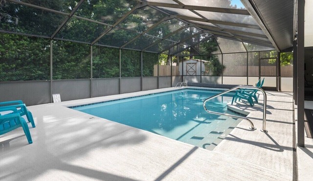 Luxury Spring Hill, FL Pool Home with 2 King Beds Dog Friendly in Spring Hill