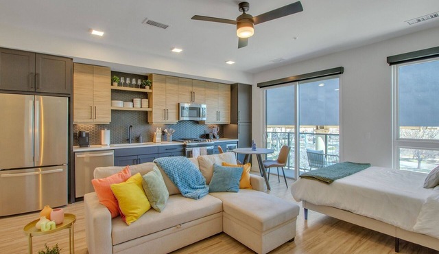 Luxury Studio, Gym, Spa, Garage Parking 301