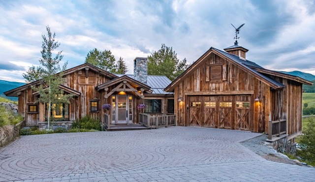 Majestic Mountain Retreat. 5-Star Luxury In-Home Spa Amenities, Sleeps 10.