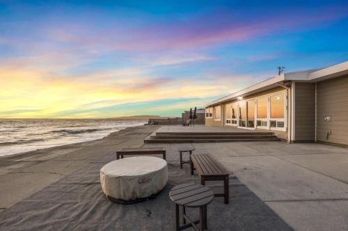 Marbella Lane-Oceanfront Retreat w Stunning View in Pacifica
