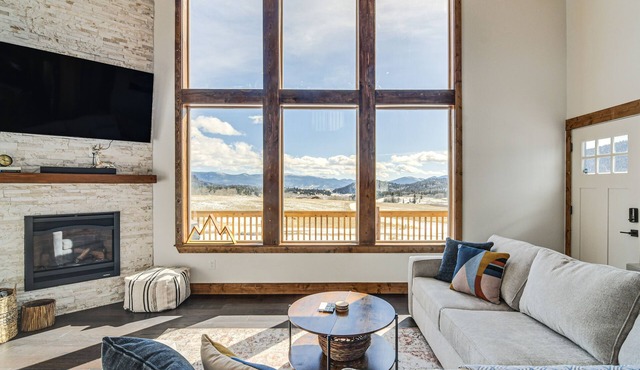 'Meadowlark Mountain Club' w/Views of the Rockies