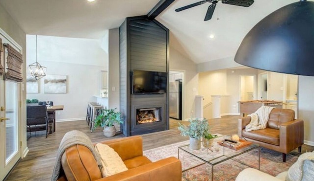 Mid-Century flair w/HOT TUB by the lake! in Rockwall