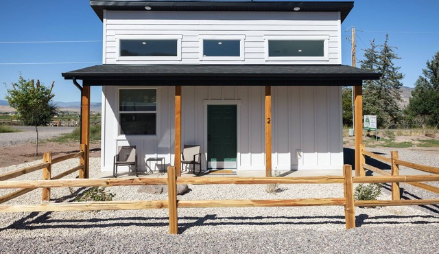 Mini Cottage Rentals, Serviceberry Cottage. Monroe UT