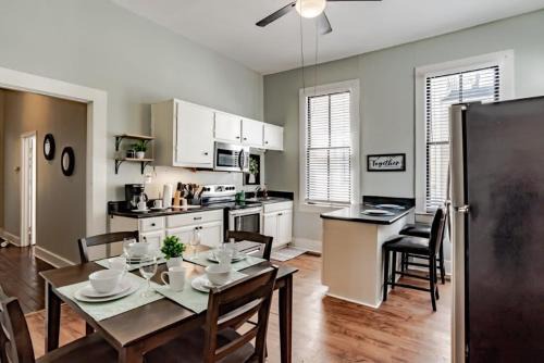 Mins from Downtown & Dining, Dauphin Darling 2 in Mobile