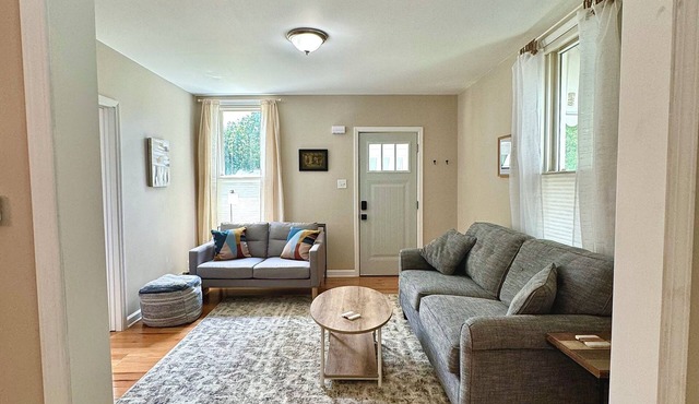 Modern 2BR Charmer Heart of BloNo in Bloomington