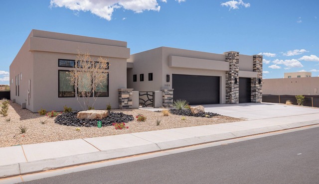 Modern 4BR w/All Kings on 6th Hole - Pet Friendly