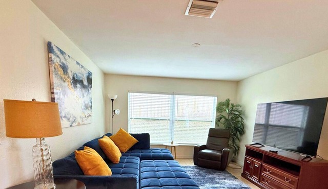Modern Dade City Condo w/High-Speed Wi-Fi