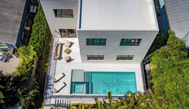 Modern Luxury Coastal Retreat