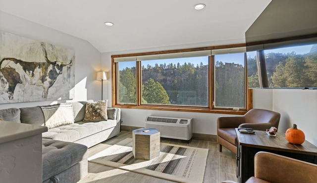 Modern Resort Studio, A/C, Pool, Hot Tub, Fitness Center, Fast Wifi