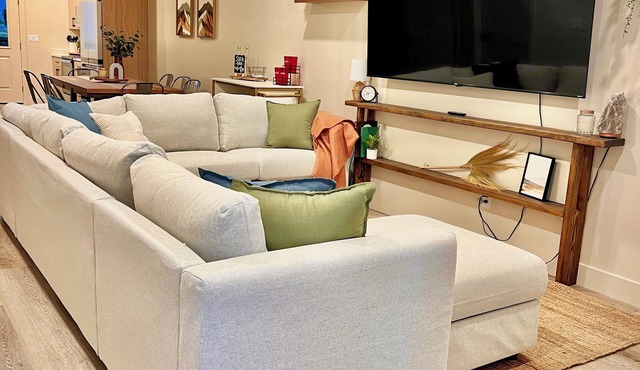 Modern Suite-Luxe King Bed-Soda Bar & 85” Smart TV