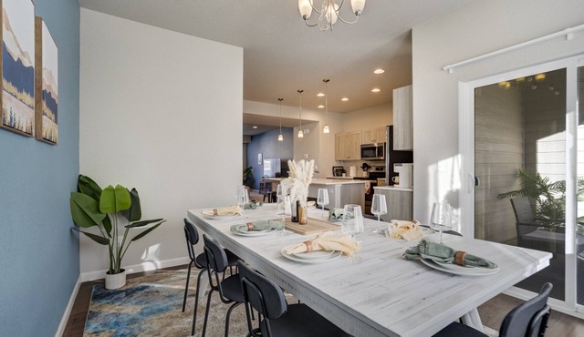 Modern Townhome | Prime Location | Pup Friendly