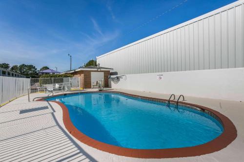 Motel 6-Dothan, AL in Dothan