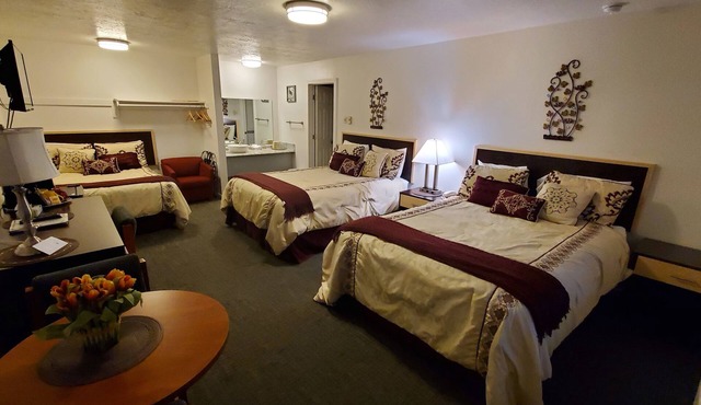 Motel West in Bend