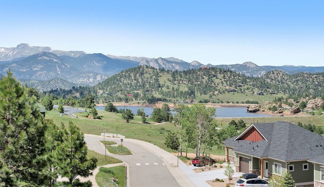 Mount Chiquita 10A - 2 Br Condo with Private Hot Tub - Lake/Mmountain Views!