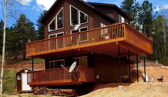 Mountain Chalet: Pet Friendly, WiFi, & DirecTV