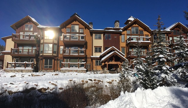 Mountain condo with access to skiing and mountain biking/hiking