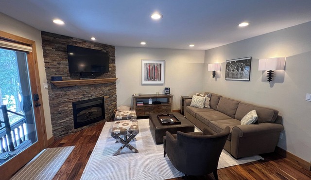 Mountain Getaway in the Vail Racquet Club in East Vail. Long-term rentals.