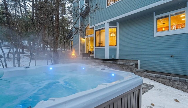 Mountain Modern Retreat! Ford Amph/BBQ/Fire Pit/Hot Tub