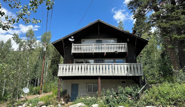 Mountain View Chalet by Cottonwood Lodging