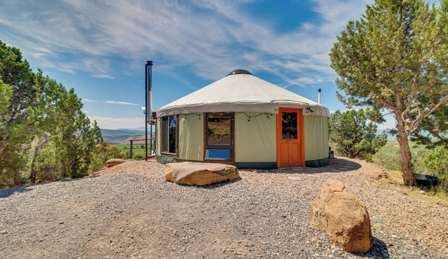 Mountainside Yurt w/Views < 3 Mi to Black Canyon!
