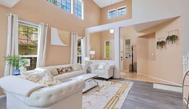 MP3: SOARING VILLA in Maple Valley