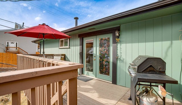 Near Red Rocks, Hiking & Skiing: Kittredge Condo!