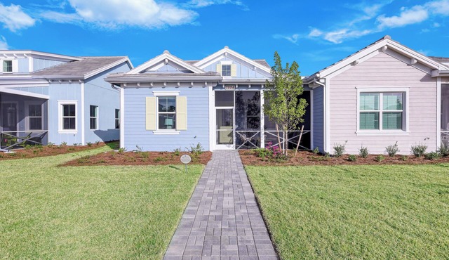 New 2-bedroom cottage close to downtown Naples in Naples