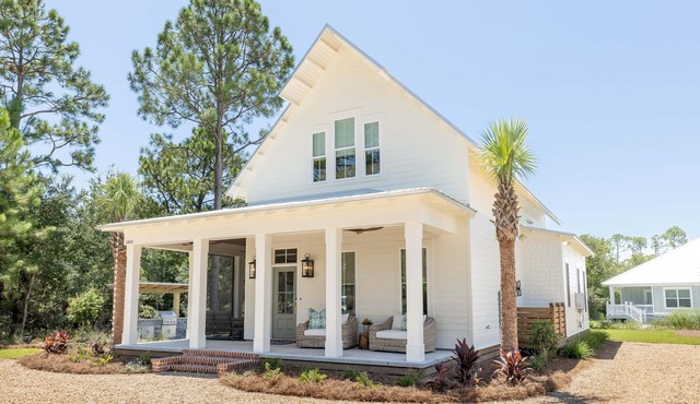 New Prof. Designed Coastal Home, 4BR, 2.5 BA