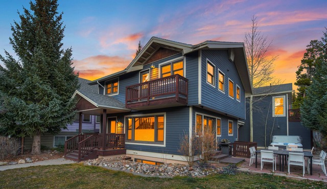 NEW Skyfall Haus Duo - 6BR Ultimate Downtown Pad 22034