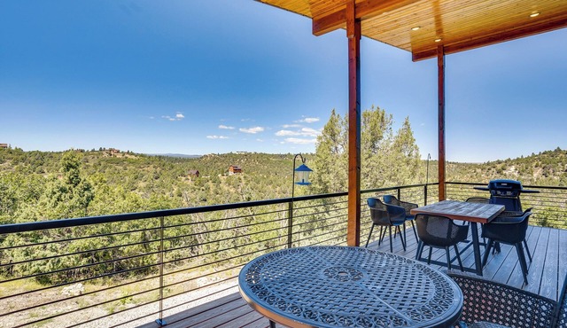 Newly Built, Modern Alton Cabin on 4 Acres!