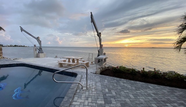 Night jasmine oceanfront vacation house in Cudjoe Key