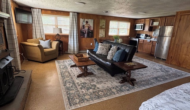 “Nurses Nest” studio 1 minute walk to hospital! Minutes from Virginia Tech! in Blacksburg