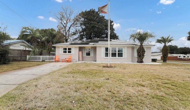 Ocean 5-Bed Oasis: Pickleball, Arcade and Grill